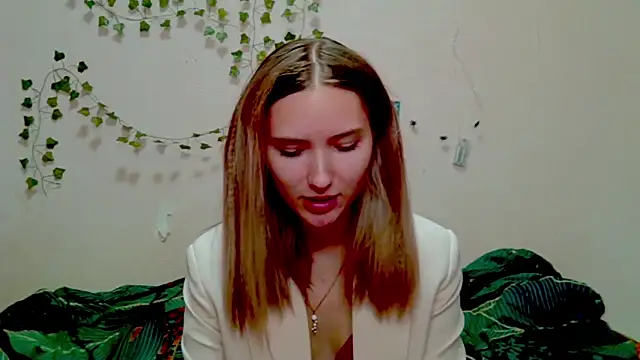  kikiclark   online show from November 21, 8:11 pm