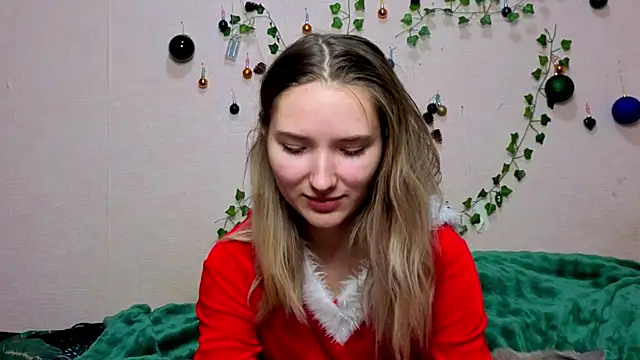  kikiclark   online show from January 10, 6:45 pm