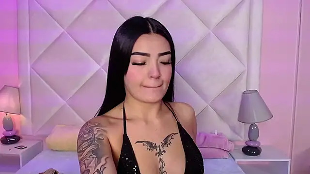 Miaa Smithh   online show from October 25, 12:35 pm