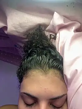 luluzinhax online show from March 25, 5:44 am