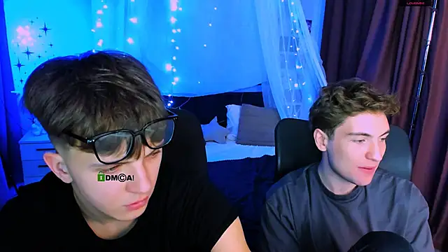 travis wolf  online show from December 13, 8:48 pm