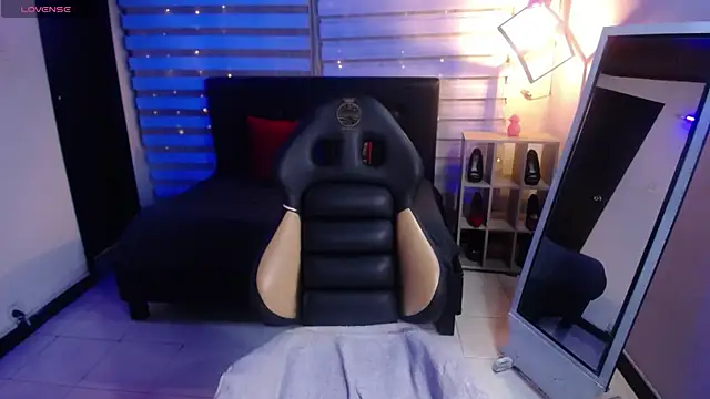  Mia Evans 1 online show from October 18, 8:10 pm