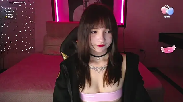  Charlotte Collins  online show from November 16, 7:36 pm