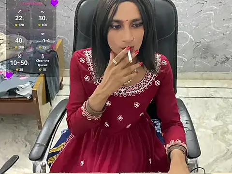 LuvLayla online show from August 7, 6:59 pm