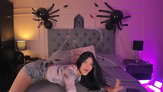 ALICESANDOVAL online show from November 7, 11:49 am