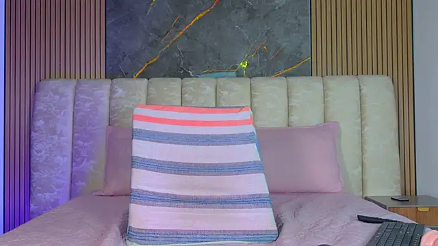 mia scot online show from January 15, 12:22 pm