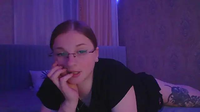 Star Girlish online show from November 12, 9:35 pm