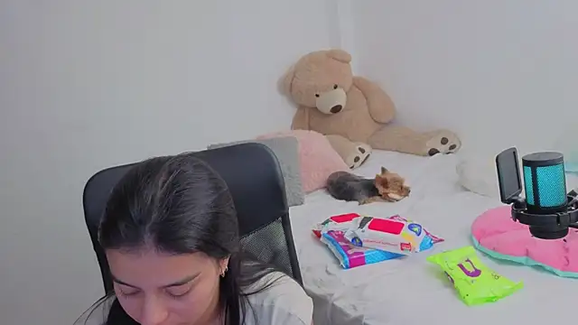 valerihouse online show from March 22, 12:49 am