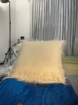 AmyRoss 1 online show from August 4, 7:09 pm