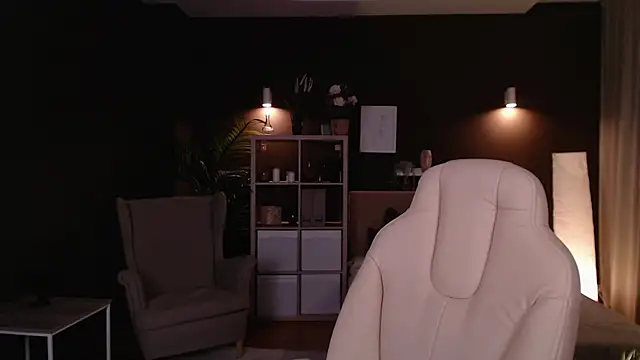 Halle Berrry online show from September 26, 2:15 pm