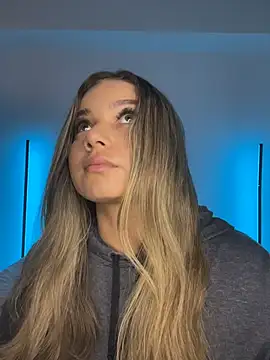 AnnyLopezzz  online show from September 28, 1:49 pm