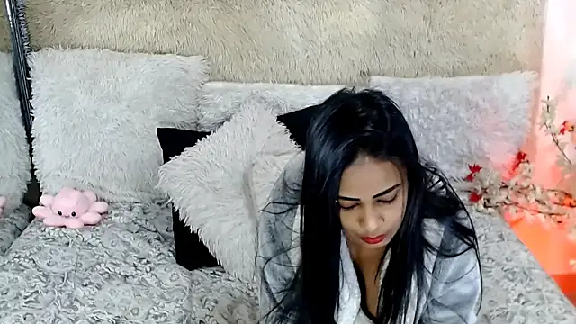 indianchic89 online show from September 27, 2:52 am