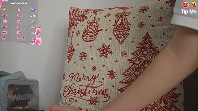 Roxybeautyy online show from February 18, 9:30 am