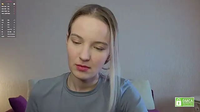 HongTomczak online show from March 30, 8:47 am