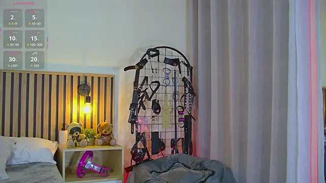 emma morales  online show from April 17, 1:24 pm