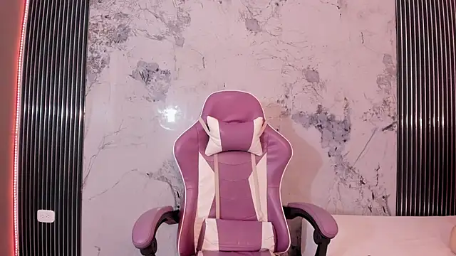 Mia Duarte1 online show from February 28, 8:30 pm