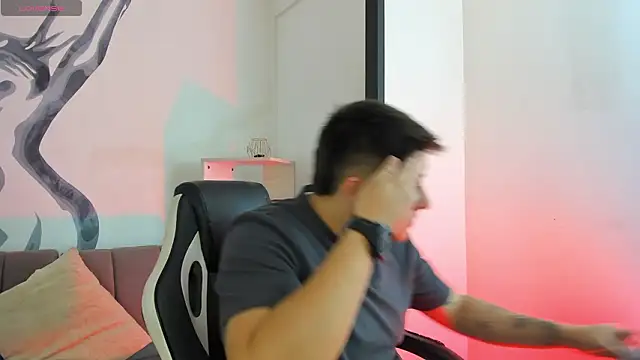 IanGilbert online show from March 4, 9:32 pm