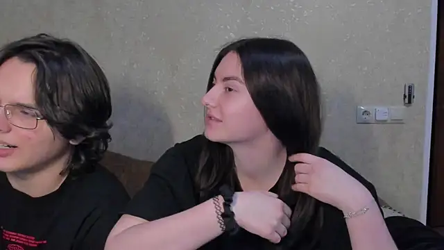 muuur fam online show from January 11, 6:35 pm