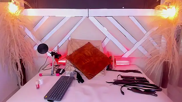 Zoe-Johnson  online show from February 28, 9:47 pm