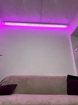 Angel  Vibe online show from February 7, 8:45 pm