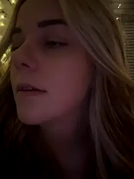 ItsLxsa online show from November 18, 12:11 am