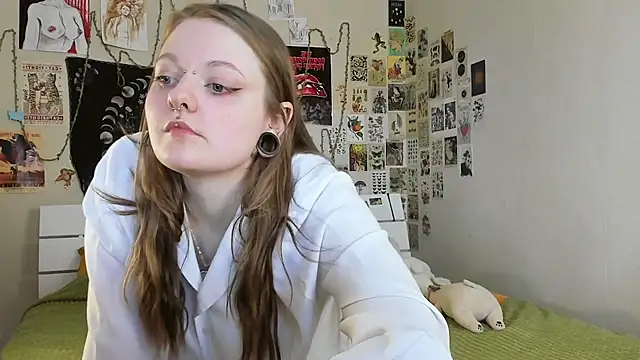 WonderConnie1 online show from October 14, 6:05 am