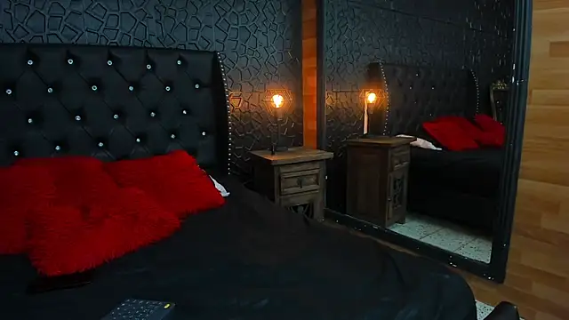 yiyisandoval online show from September 15, 1:30 pm