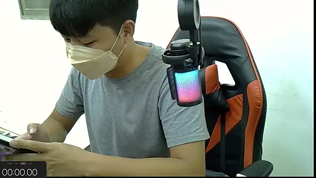 zhu000000 online show from October 15, 7:22 am