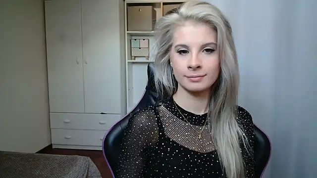 KristineGlow online show from May 25, 6:23 am