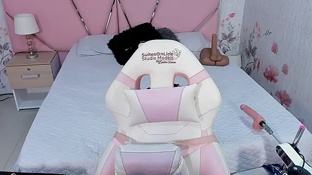 SafiroAgataaa online show from September 28, 12:39 am