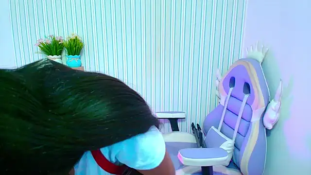 kataleya  18 online show from April 9, 8:03 pm