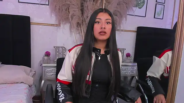 DaisySnugs1 online show from September 24, 12:48 pm