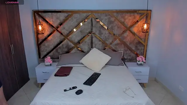 Lucia jane online show from April 18, 8:20 pm