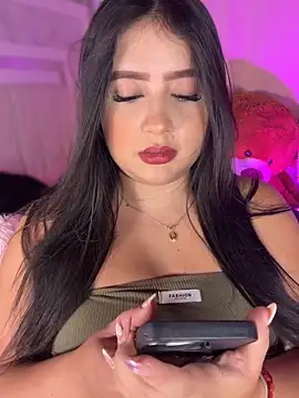 Emiily Moore1 online show from October 7, 8:13 pm