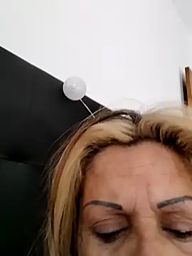 canariamorbosa online show from November 23, 11:01 am