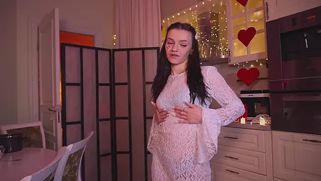 E l i z e  online show from February 13, 5:42 am