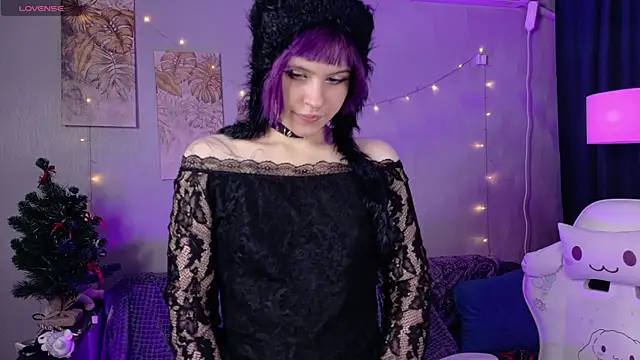 KikiMoor online show from January 15, 9:37 am