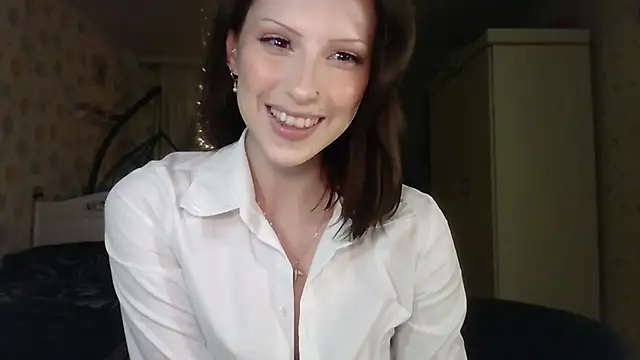 RuxaShade online show from January 9, 2:54 pm