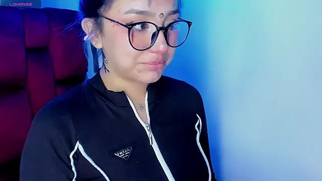 sophiievv online show from April 21, 7:54 pm