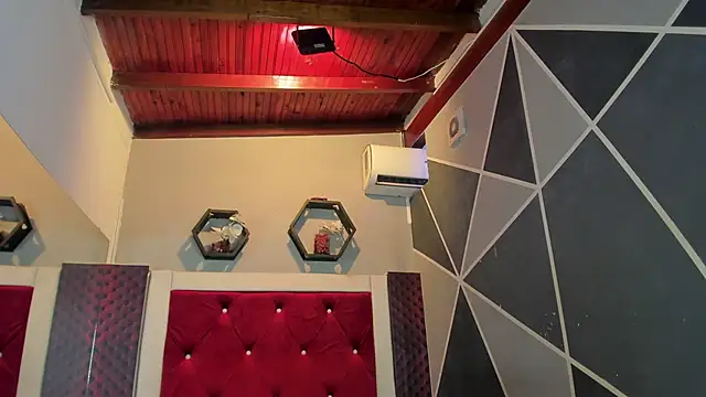 VictoriaDuart online show from March 22, 9:10 pm