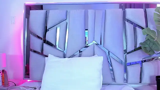  valeria saenz  online show from September 27, 7:10 pm