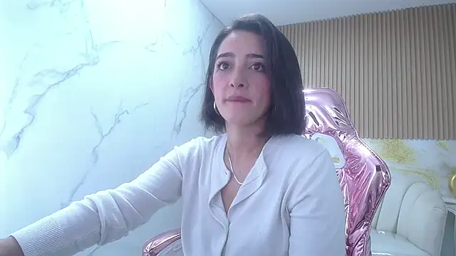 sara lopez s online show from November 4, 1:38 pm