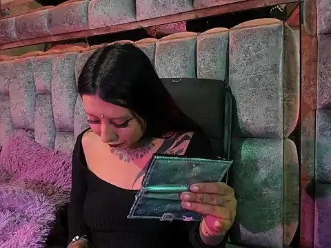 missashlyrosette online show from November 28, 2:36 am