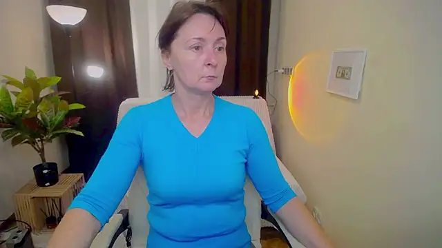 VivianGuchih online show from September 13, 6:10 am