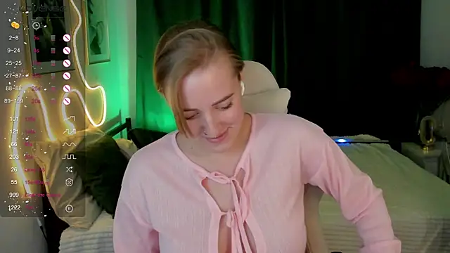 Alice Cire online show from December 19, 2:42 pm