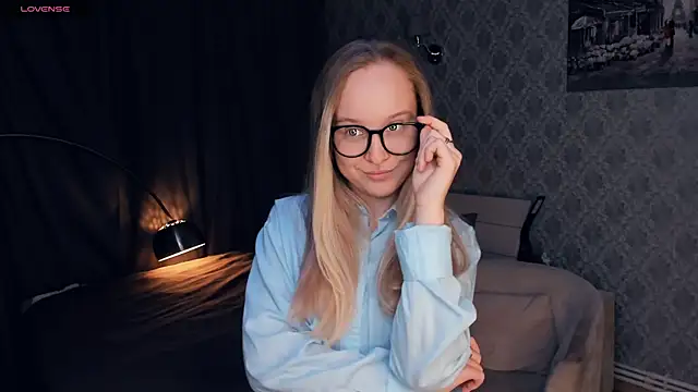 SoonMoor online show from October 9, 5:17 pm