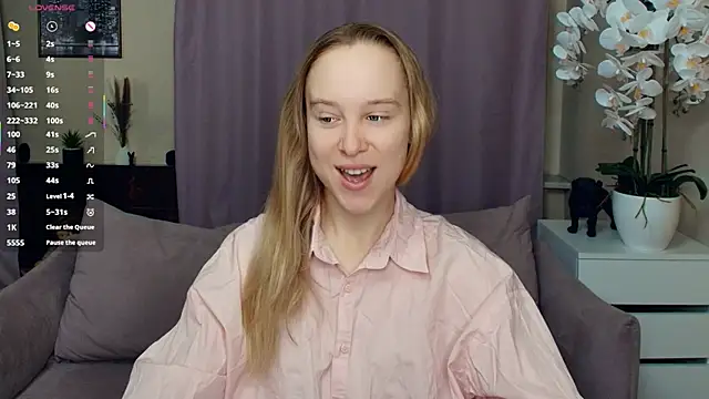 SoonMoor online show from February 15, 7:02 pm