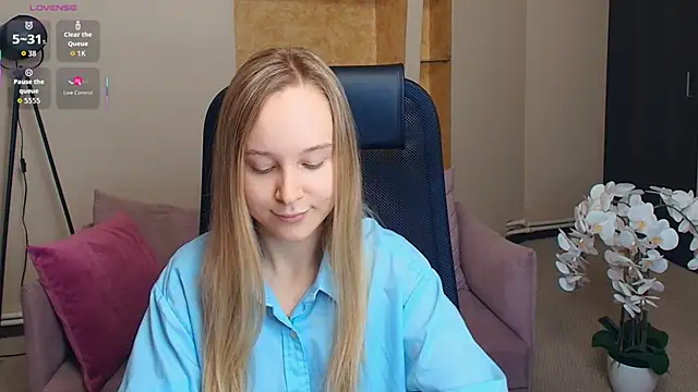 SoonMoor online show from December 5, 7:48 pm