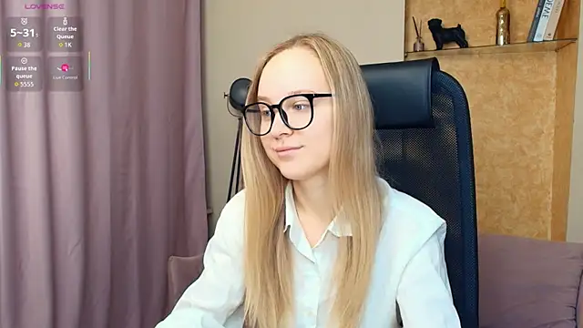 SoonMoor online show from November 27, 7:17 pm