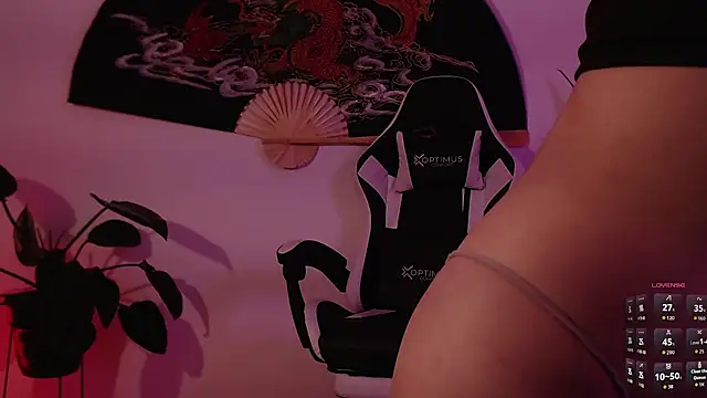 Ellyuwuw online show from February 27, 1:27 am